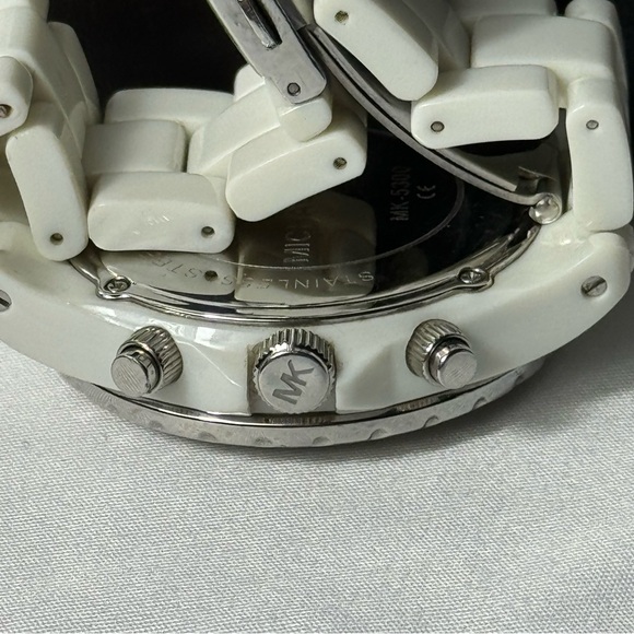 Micheal Kors Jet Set White Sports Watch w/ Box - Picture 5 of 16